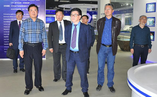 ���Ց�(y��ng)�����F(tu��n)�ő�(y��ng)�������L���У��ڰ����쿵���F(tu��n)�����L�w������ͬ���^�쿵���F(tu��n)չ�[����