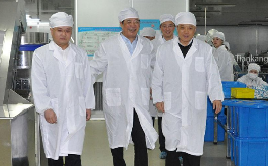 ʡί�ڶ�Ѳҕ�M�M�L(zh��ng)�߽��٣���һ�������P(gu��n)�I(l��ng)��(d��o)����ͬ�������쿵�t(y��)����е���a(ch��n)���{(di��o)�й��������F(tu��n)�����L(zh��ng)�w������������߽��ٽ�B�쿵�t(y��)���Ƽ������a(ch��n)��(j��ng)�I(y��ng)��r��