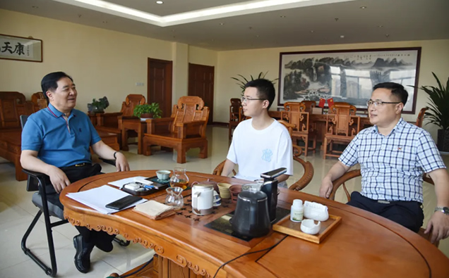 �쿵���F(tu��n)�����L(zh��ng)�w���c�w��ͬ�W(xu��)��Մ